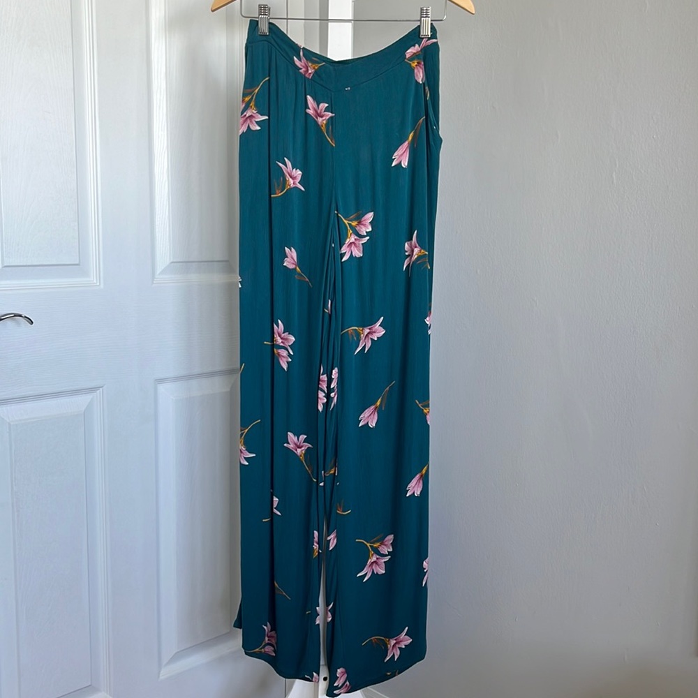 Billabong Flowy Floral Pant in Teal